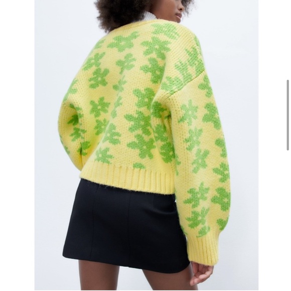 🔖 S ZARA Floral Jacquard Knit Retro Pop Flower Chunky Knit Cardigan Yellow - Picture 6 of 13